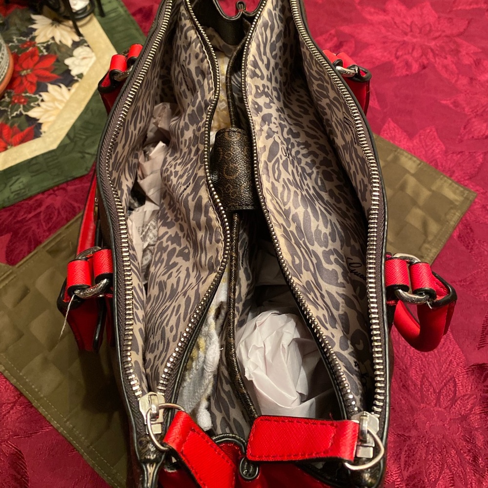 Guess Large signature handbag - Picture 3 of 6